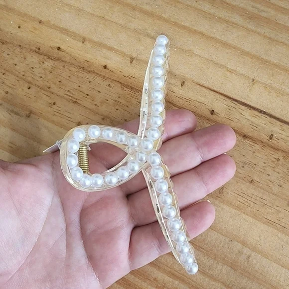 NEW Pearl Clear White Hair Claw Clip - Picture 8 of 8